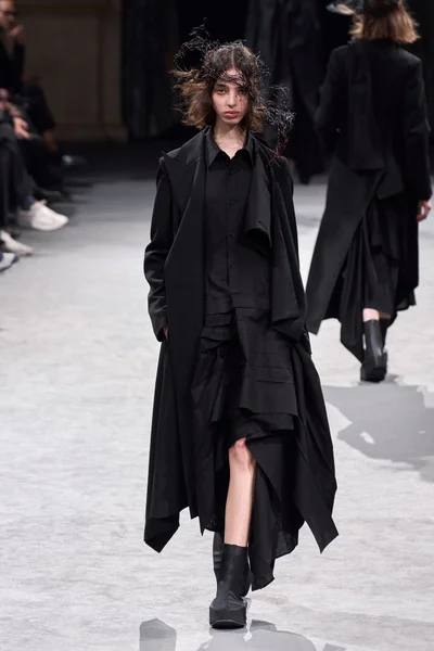 Look 13